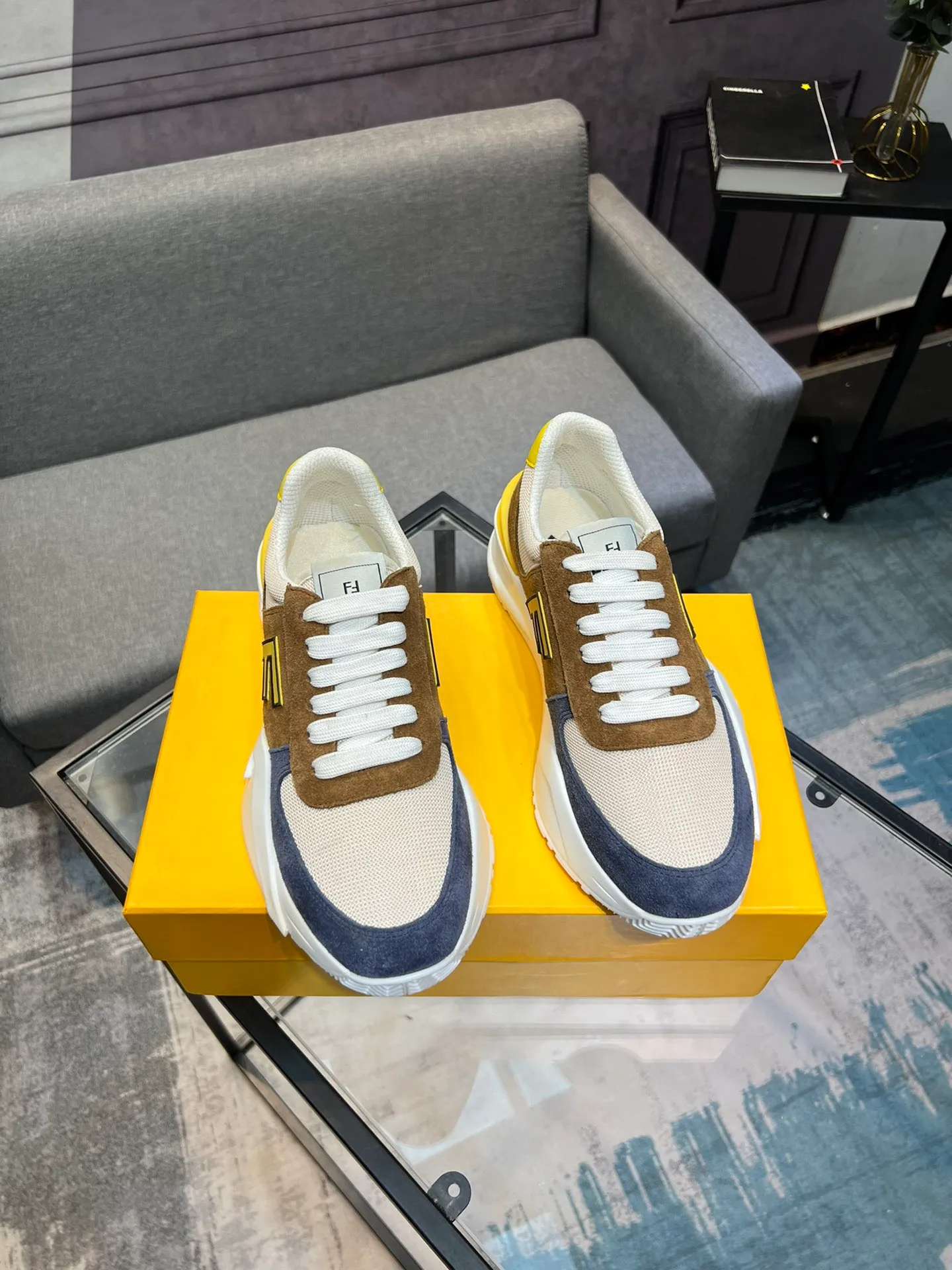 Men's shoes 💰540 FENDI men's fashionable casual shoes 👟Hot sale🔥 Official website 1:1 replica ⬆️Original quality - original leather - original breathable mesh lining original outsole 1:1 replica, code number 38-44 (45-46 customized)